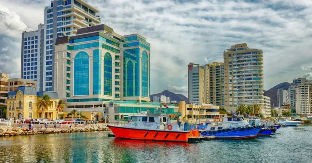 Seguridad privada en Santa Marta: marina y edificios frente a la bahía